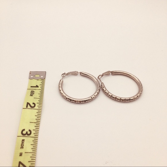 Loop earrings - Picture 4 of 5